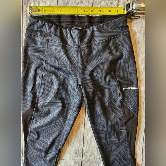 Patagonia Women's Size Small Endless Run Compression Capri Gray Black Pocket - Picture 7 of 11